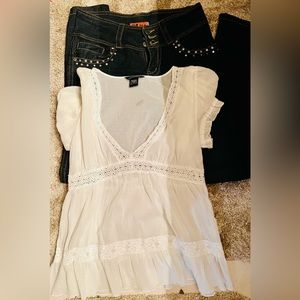 BRAND NEW Juniors 2 Piece Set Jeans and Top (Jeans-Size 7 Top-Size Juniors M)